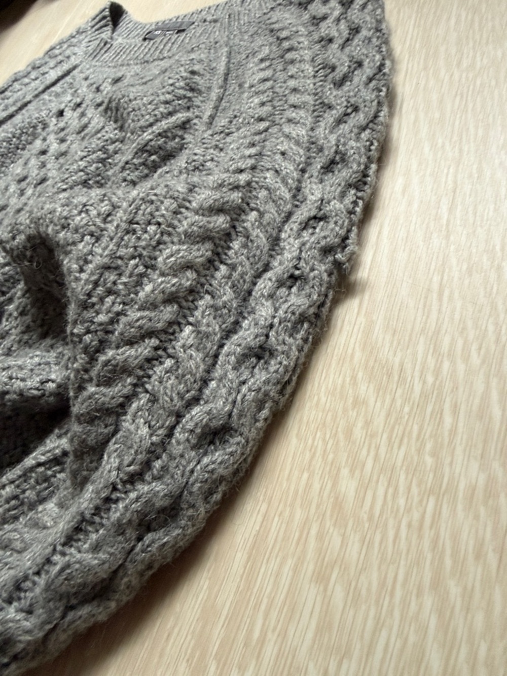 Vince Gray Cable-Knit Wool Alpaca Camel Blend Turtleneck Sweater - Picture 10 of 11